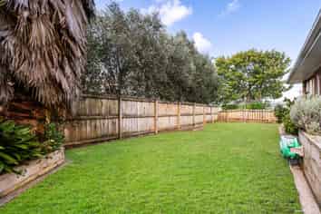 2/172 Pigeon Mountain Road, Half Moon Bay