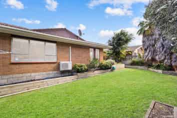 2/172 Pigeon Mountain Road, Half Moon Bay