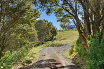 803 Golden Stairs, Maungaturoto