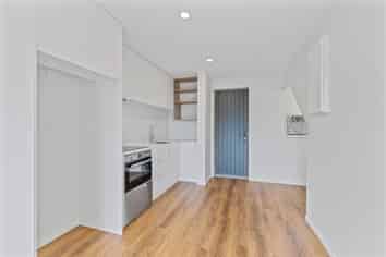 8/29 Bampton St, Burwood