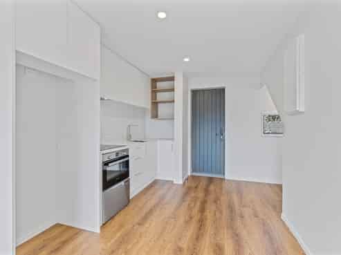 8/29 Bampton St, Burwood