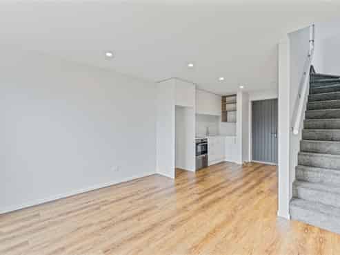 8/29 Bampton St, Burwood