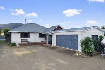 301 Sunset road, Sunnybrook