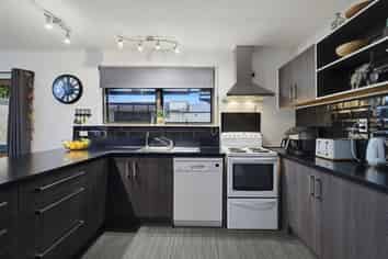 301 Sunset road, Sunnybrook