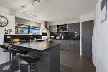 301 Sunset road, Sunnybrook