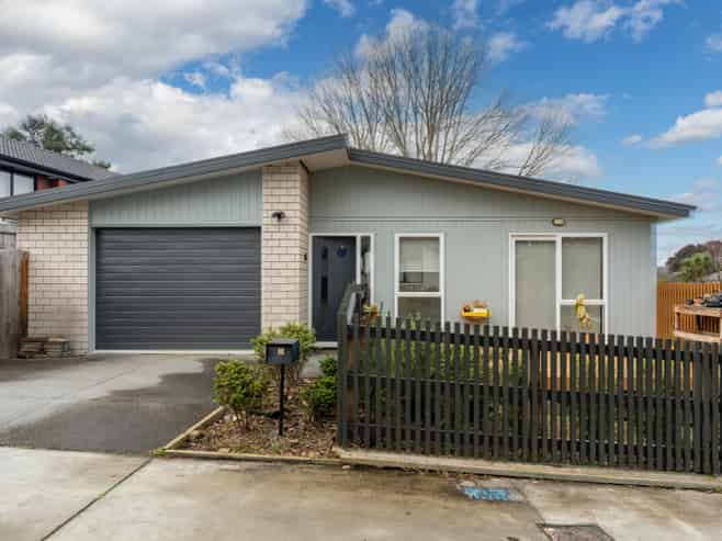 17 Oderings Place, Huntington