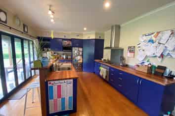 36 Macs Road, Hira