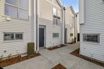 11/29 Bampton Street, Burwood