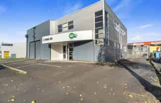 The perfect mix - office, warehouse, yard