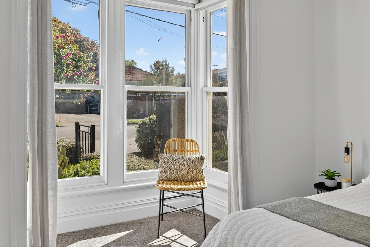 Charming Character Home with Modern Comfort - Ansicht 6