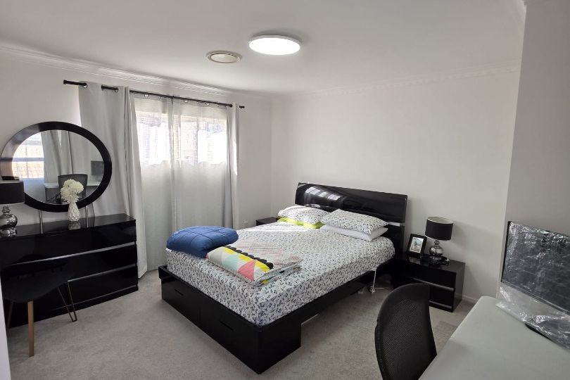 Fully Furnished, Modern 5-Bedroom Family Home with Double Garage in Hillsborough - Aanzicht 6