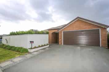 25 Havana Gardens, Shirley