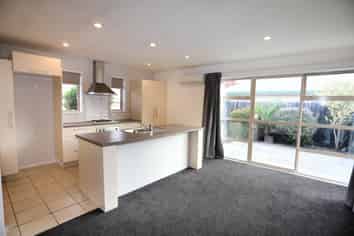 25 Havana Gardens, Shirley
