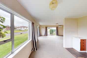 5 Avon Place, Springvale