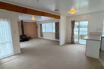 21 Joanne Crescent, Pukehangi