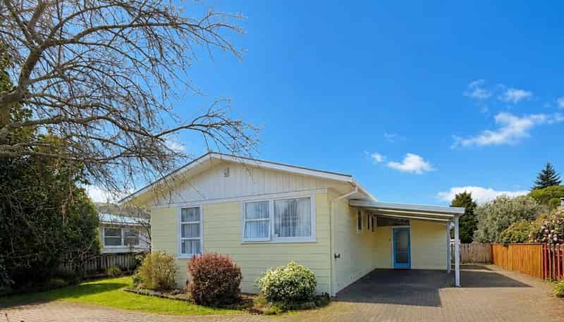21 Joanne Crescent, Pukehangi