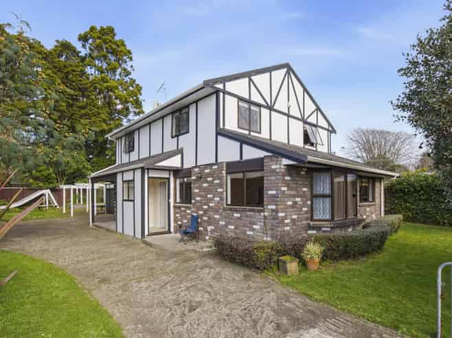 2 Eden Street, Levin