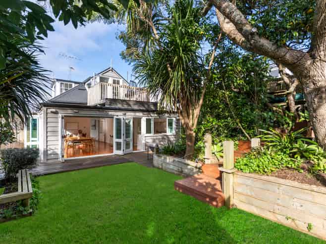 19 St Aubyn Street, Devonport