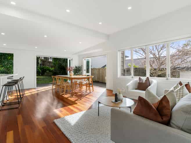 19 St Aubyn Street, Devonport
