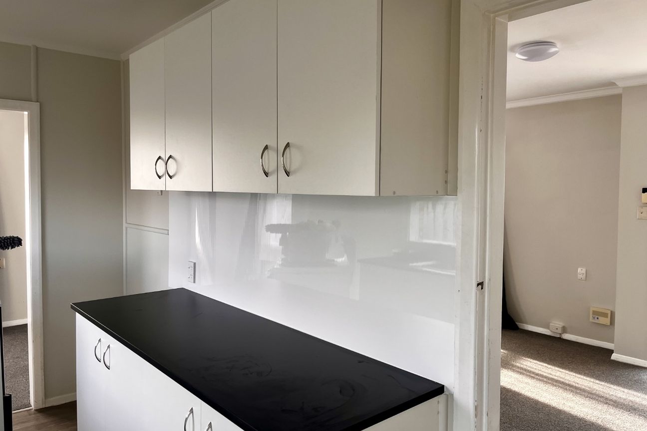 New Carpet, New Kitchen, Great School Zones! - Bild 6