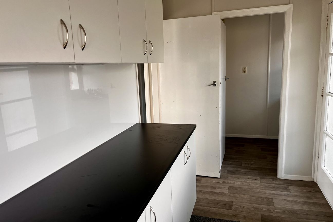 New Carpet, New Kitchen, Great School Zones! - Bild 5