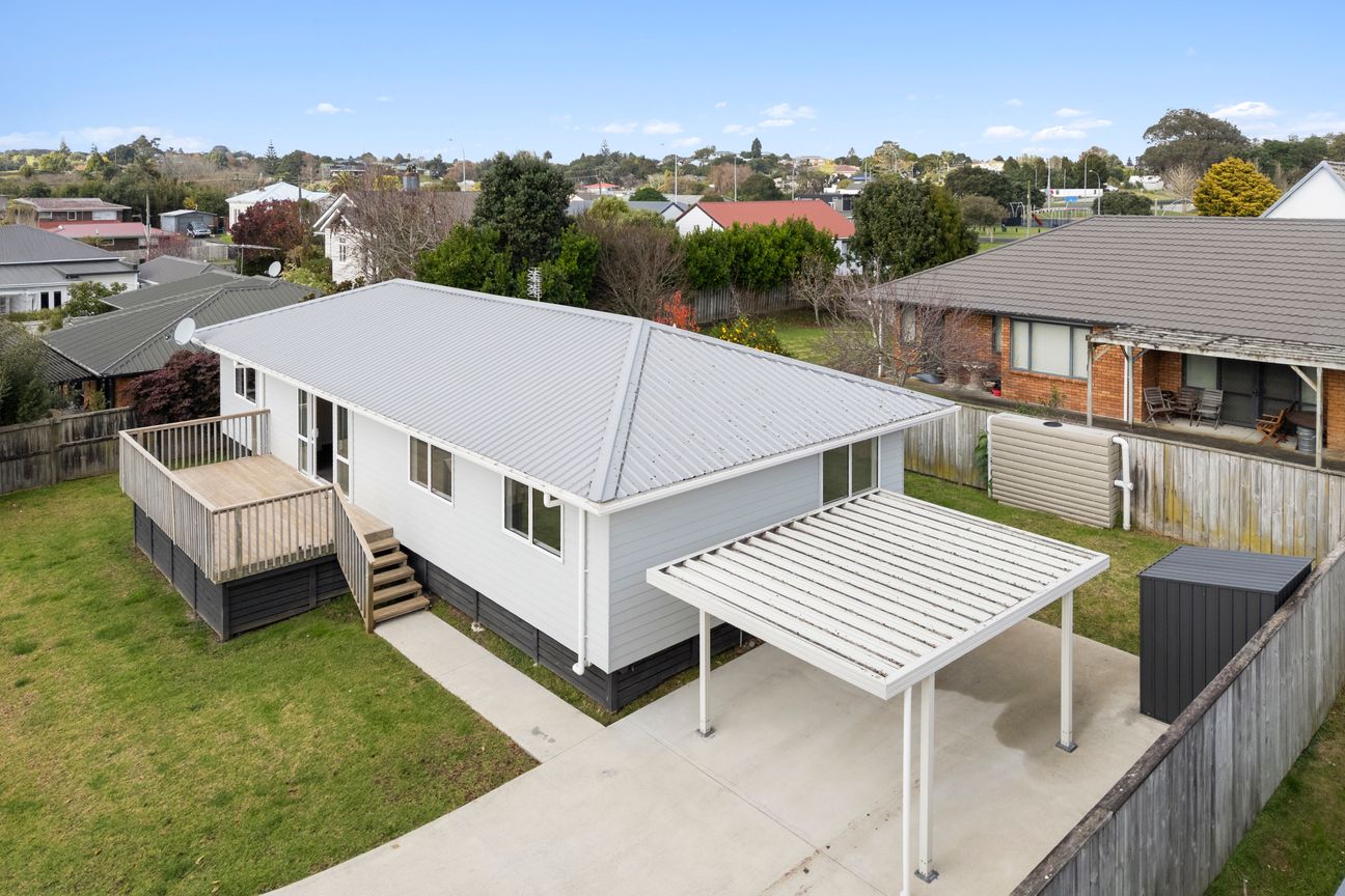 4 BEDROOM MODERN, LOW-MAINTENANCE LIVING – pohled 2
