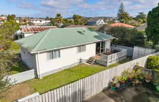 65A Cobham Crescent, Kelston