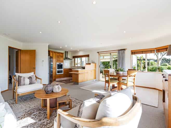 3 Kawaroa Lane, New Plymouth