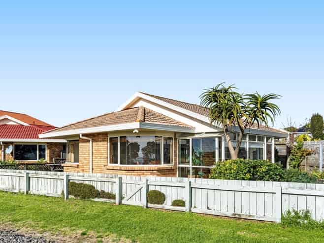 3 Kawaroa Lane, New Plymouth