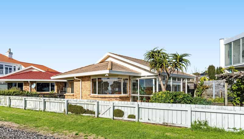 3 Kawaroa Lane, New Plymouth