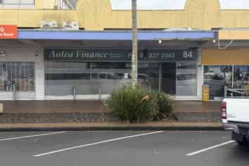 Affordable retail opportunity - prime Queens Road