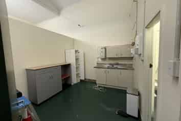 Affordable retail opportunity - prime Queens Road