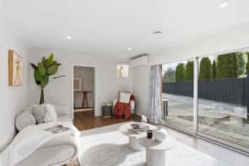76 Avonhead Road, Avonhead