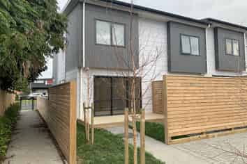 C/468 Roscommon Road, Clendon Park