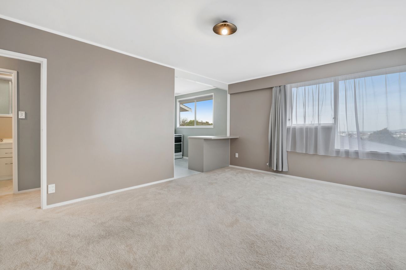 Solid Brick 2 bed I Modernised & Move-In Ready! - Vista 6