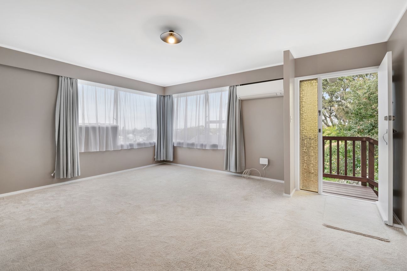 Solid Brick 2 bed I Modernised & Move-In Ready! - Vista 5