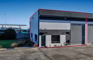 Street front industrial unit - Middleton