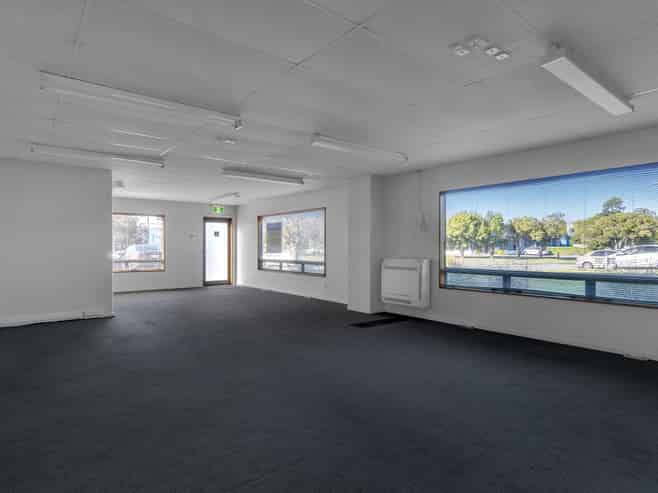Street front industrial unit - Middleton