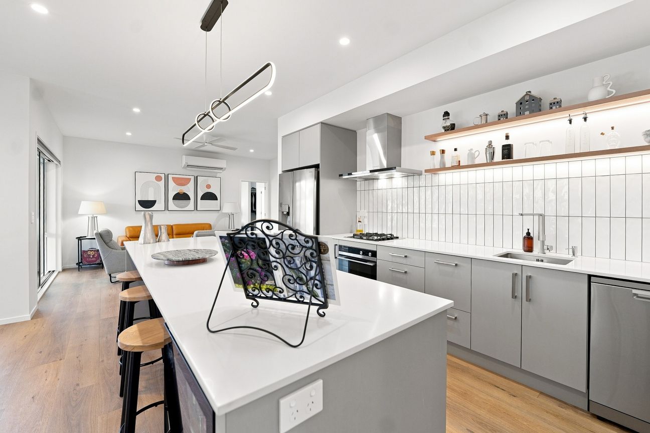 Perfectly Positioned Family Home - Bild 6