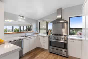 6 Layton Road, Manly