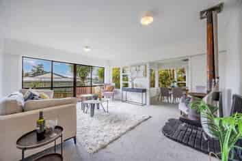 1/221 Wairau Road, Totara Vale