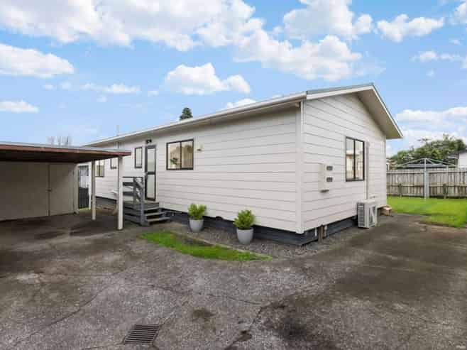 2/27 Templeton Place, Clendon Park