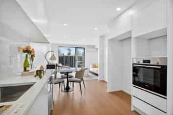 4/239 Porchester Road, Takanini