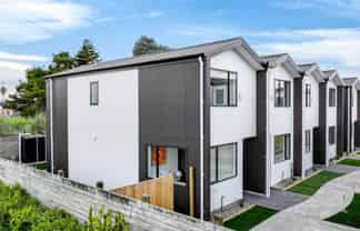 4/239 Porchester Road, Takanini