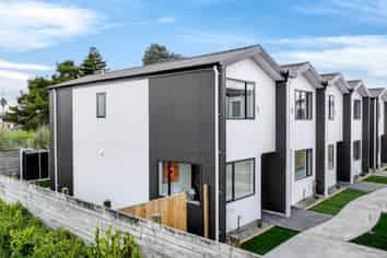 4/239 Porchester Road, Takanini