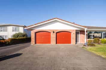 18 Robertson Street, Glenholme