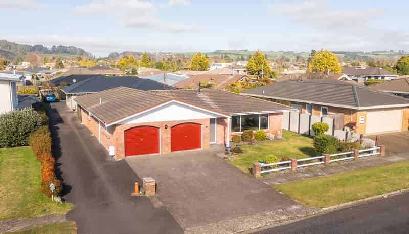 18 Robertson Street, Glenholme