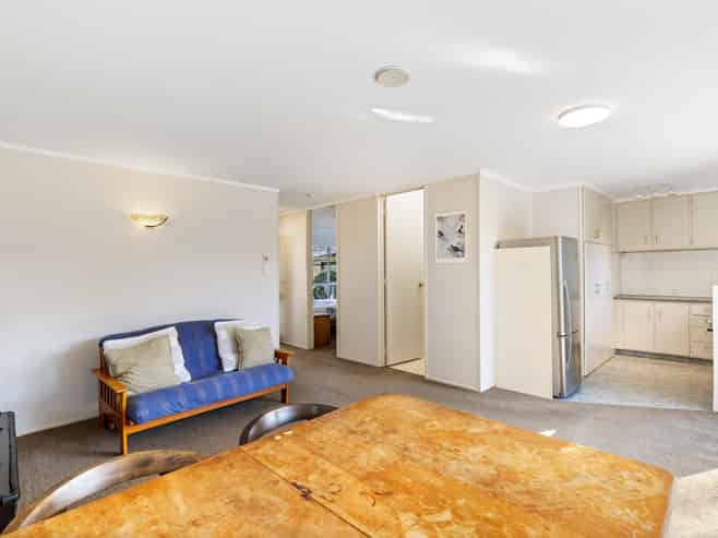 4/109A Te Atatu Road, Te Atatu South