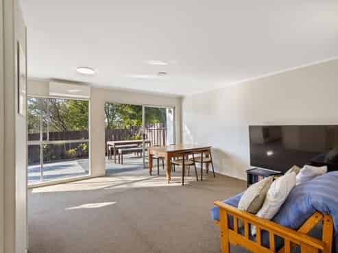 4/109A Te Atatu Road, Te Atatu South