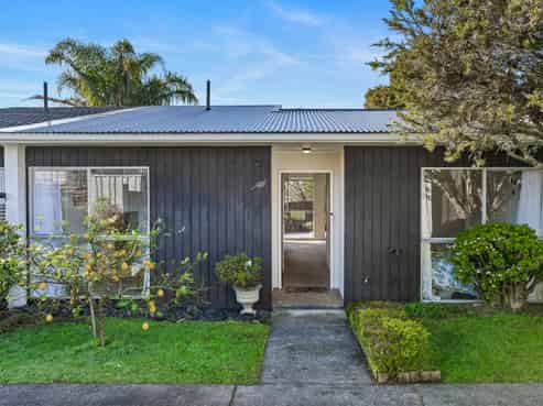 4/109A Te Atatu Road, Te Atatu South
